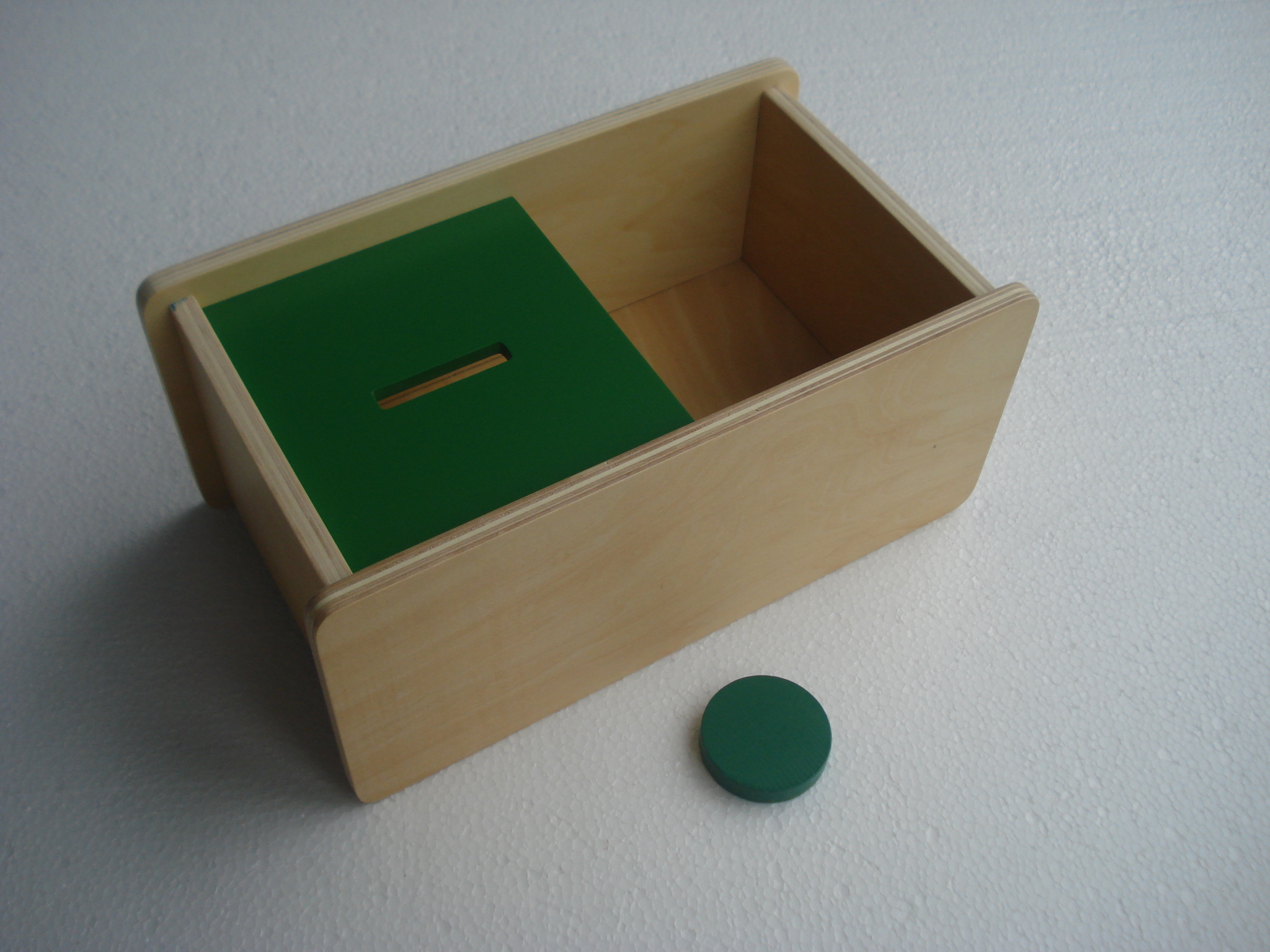 Montessori Krabička na vkládanie mince