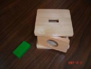 Montessori Box na vkládanie hranolu 1